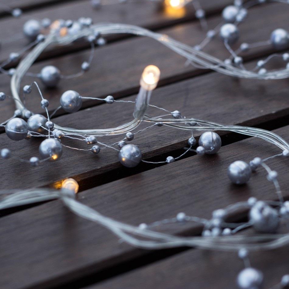 Levně DecoLED LED světelný řetěz na baterie - stříbrné perly, teple bílá, 10 diod, 1,3m